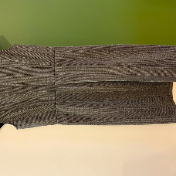 Business dress - Picture 2 of 2